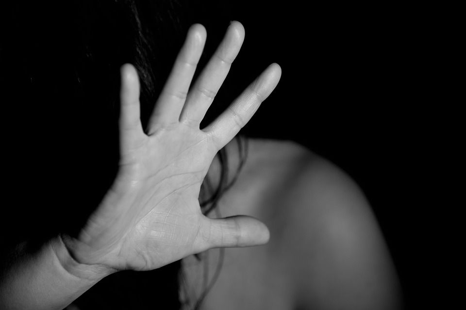 Image illustrant l'article sur les facteurs expliquant le nombre élevé de violences sexuelles